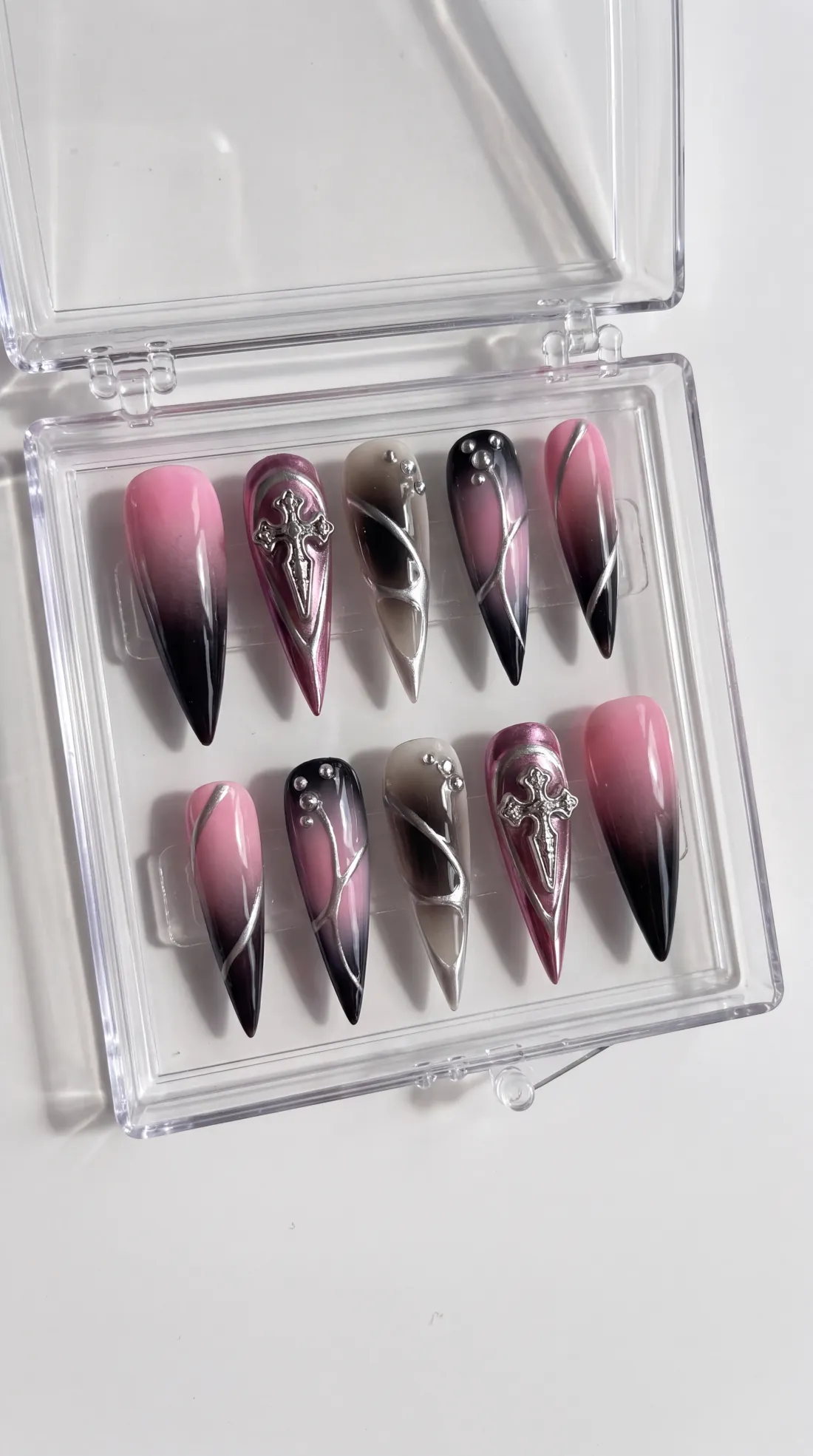 It Girl press-on nails in their case
